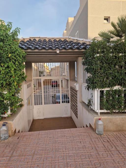 Magnifico Chalet Adosado En Torrevieja, Alicante. 외부 사진