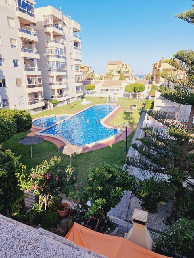 Magnifico Chalet Adosado En Torrevieja, Alicante. 외부 사진